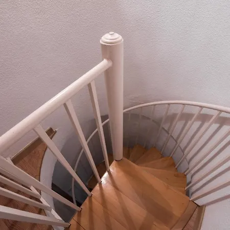 Ameto En La Plaza Pradollano