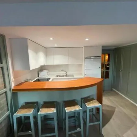 Ameto En La Plaza Pradollano