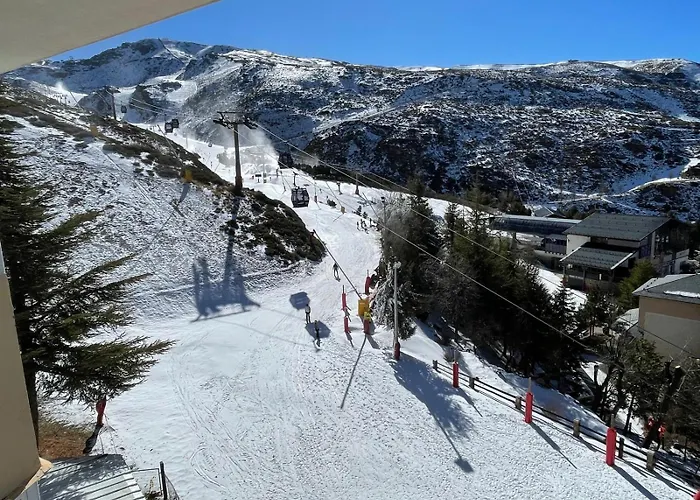 Ameto En La Plaza Pradollanojunto Al Telecabina Borreguiles Apartamento Sierra Nevada